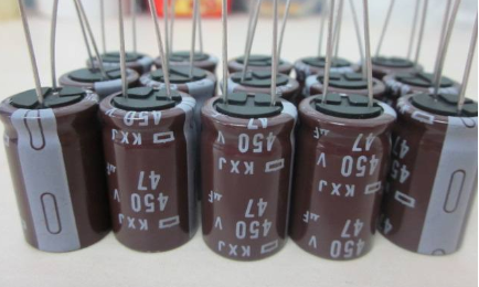 分析下黑金剛電容和紅寶石電容哪種好？